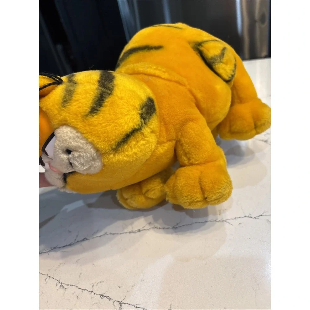 1981 Dakin Garfield Plush Cat Stuffed Animal Hard Plastic Sleepy Eyes